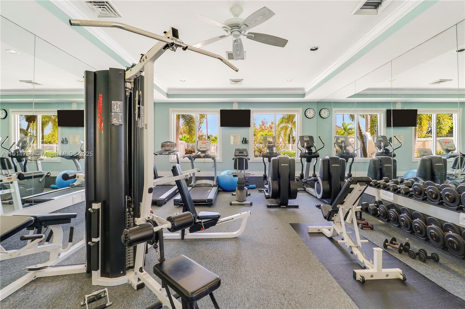 4909 Grassleaf Dr Palm Beach Gardens, FL 33418