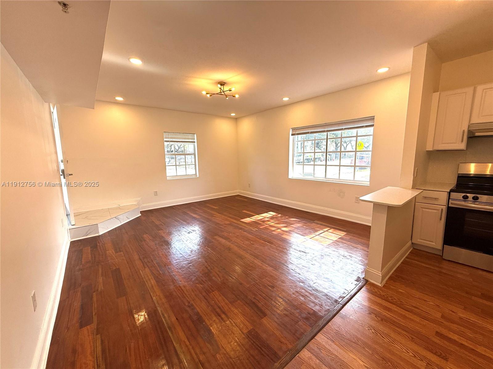 1440 Pennsylvania Ave #4