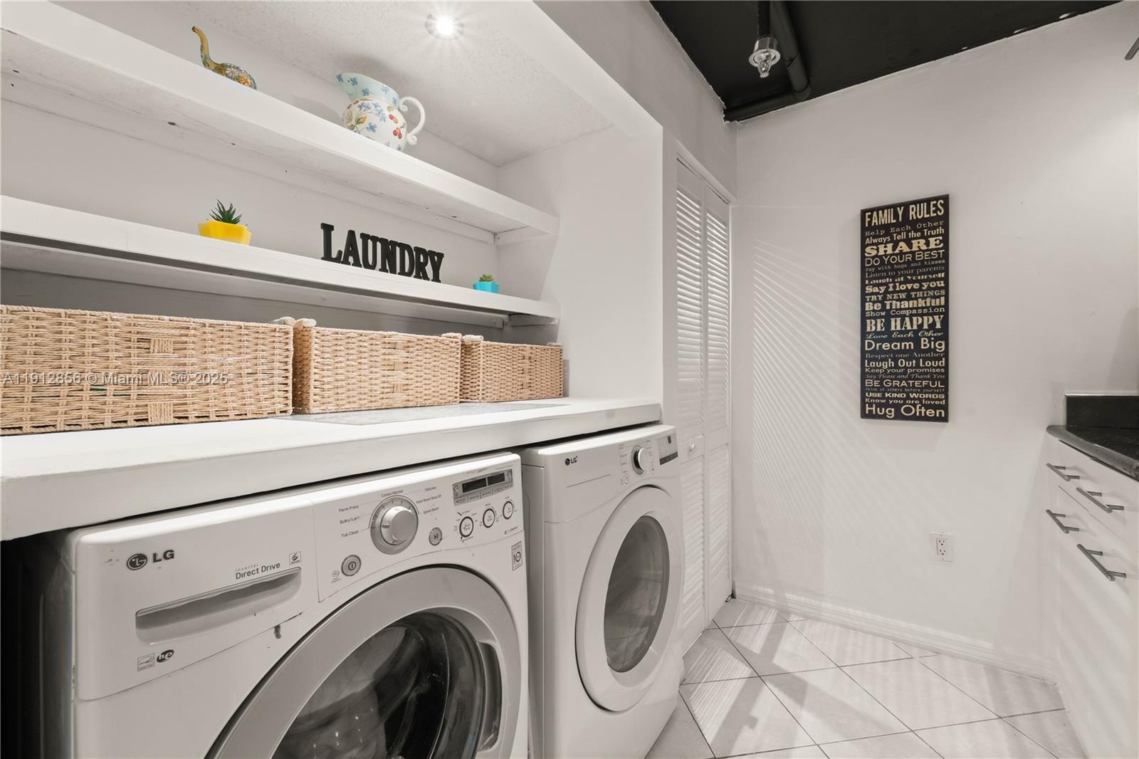 540 Brickell Key Dr #1406 Miami, FL 33131