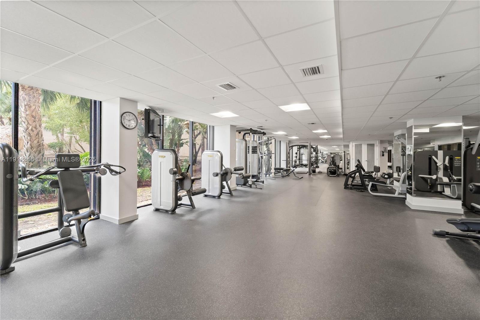 540 Brickell Key Dr #1406 Miami, FL 33131