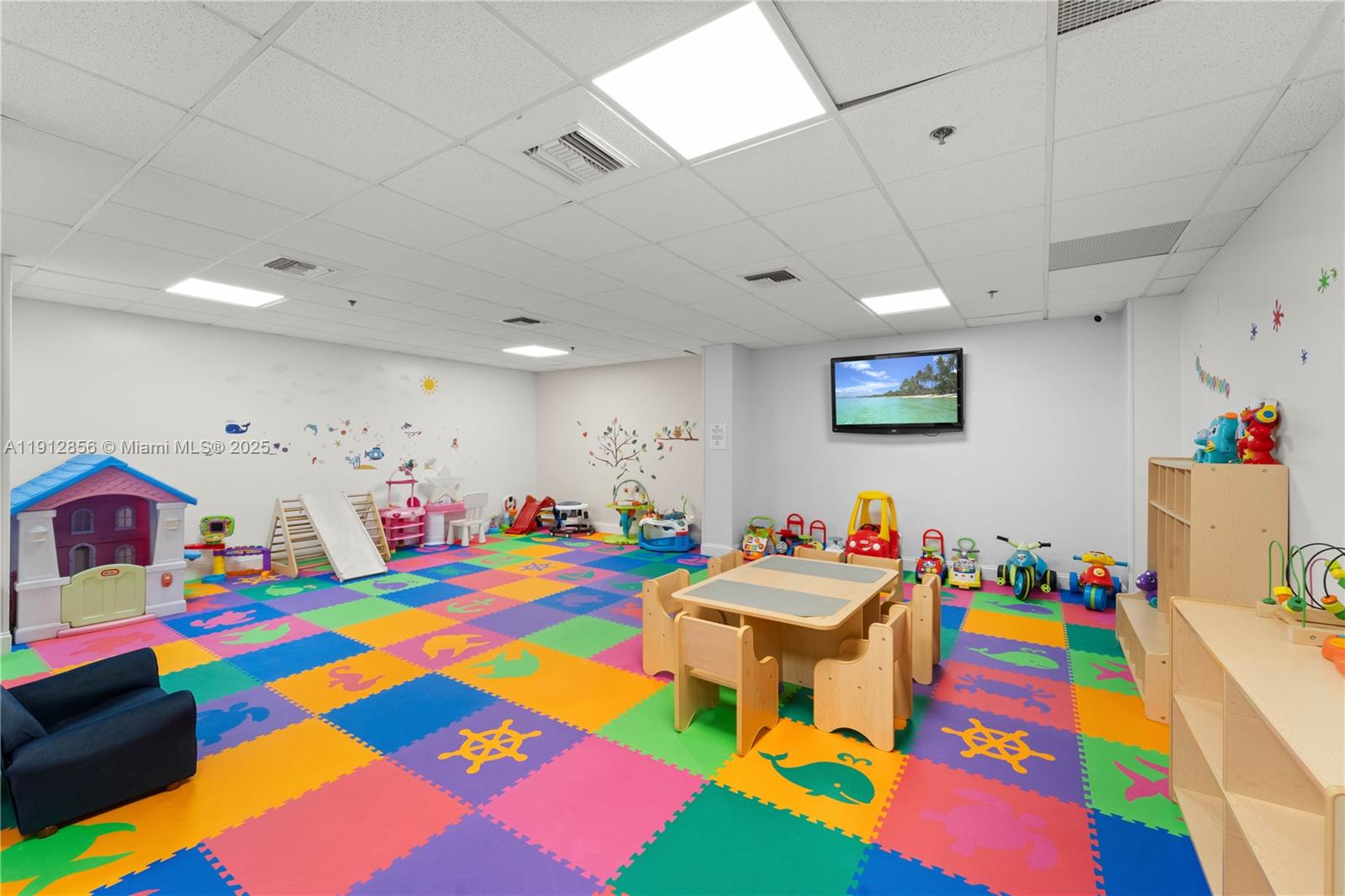 540 Brickell Key Dr #1406 Miami, FL 33131