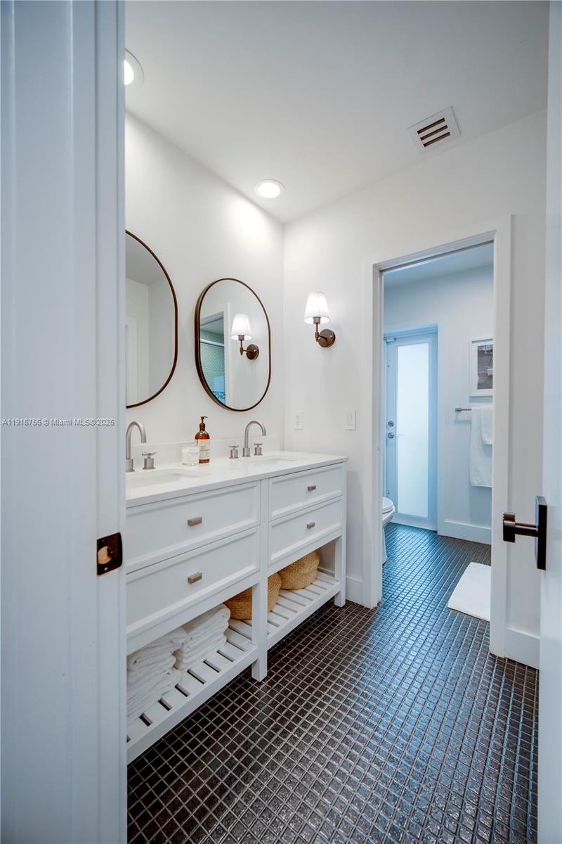 11905 SW 67th Ave Pinecrest, FL 33156