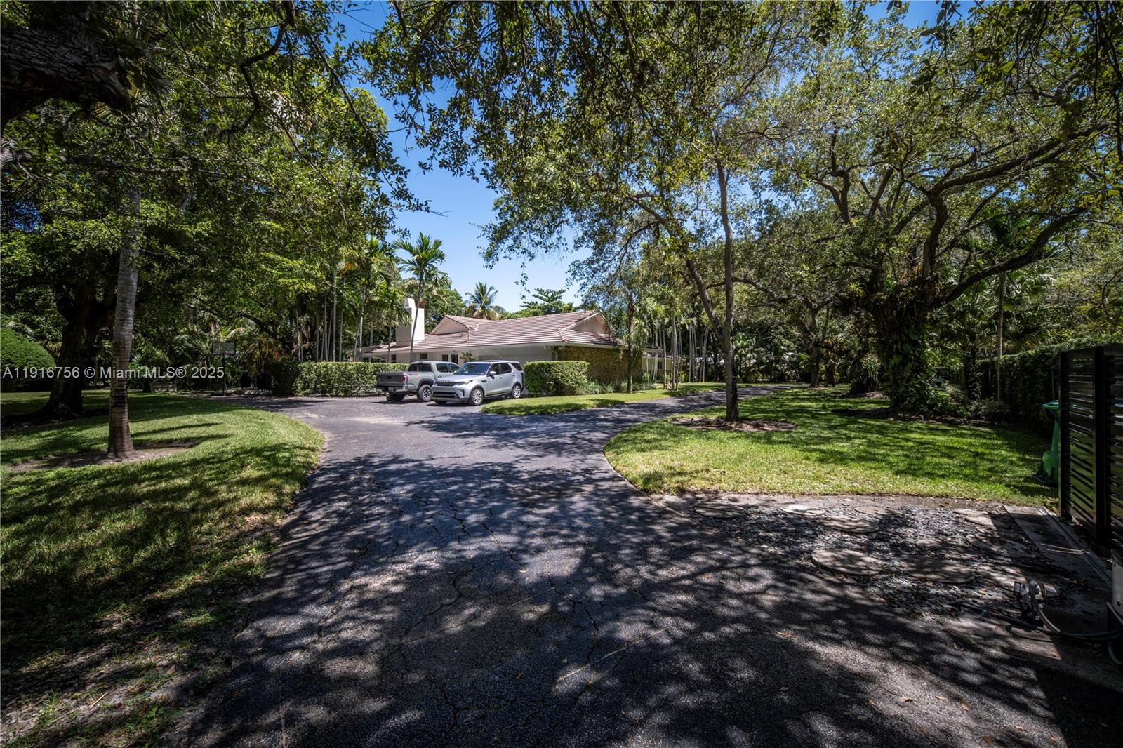 11905 SW 67th Ave Pinecrest, FL 33156