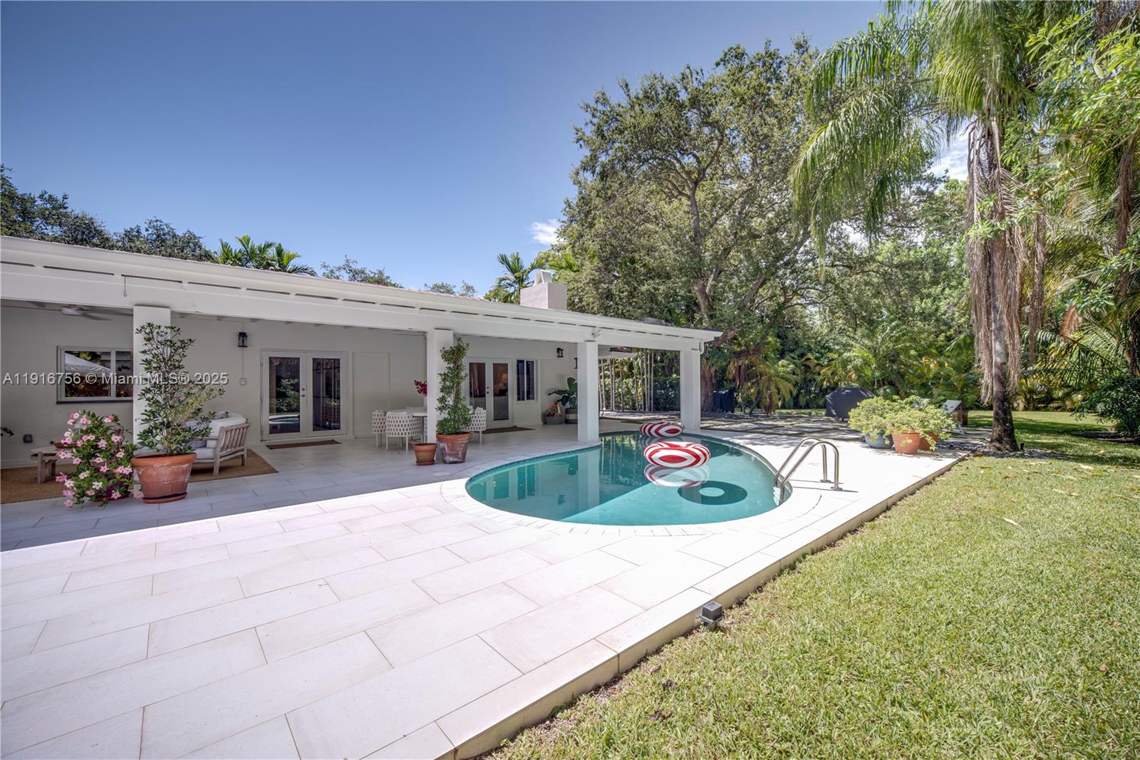 11905 SW 67th Ave Pinecrest, FL 33156