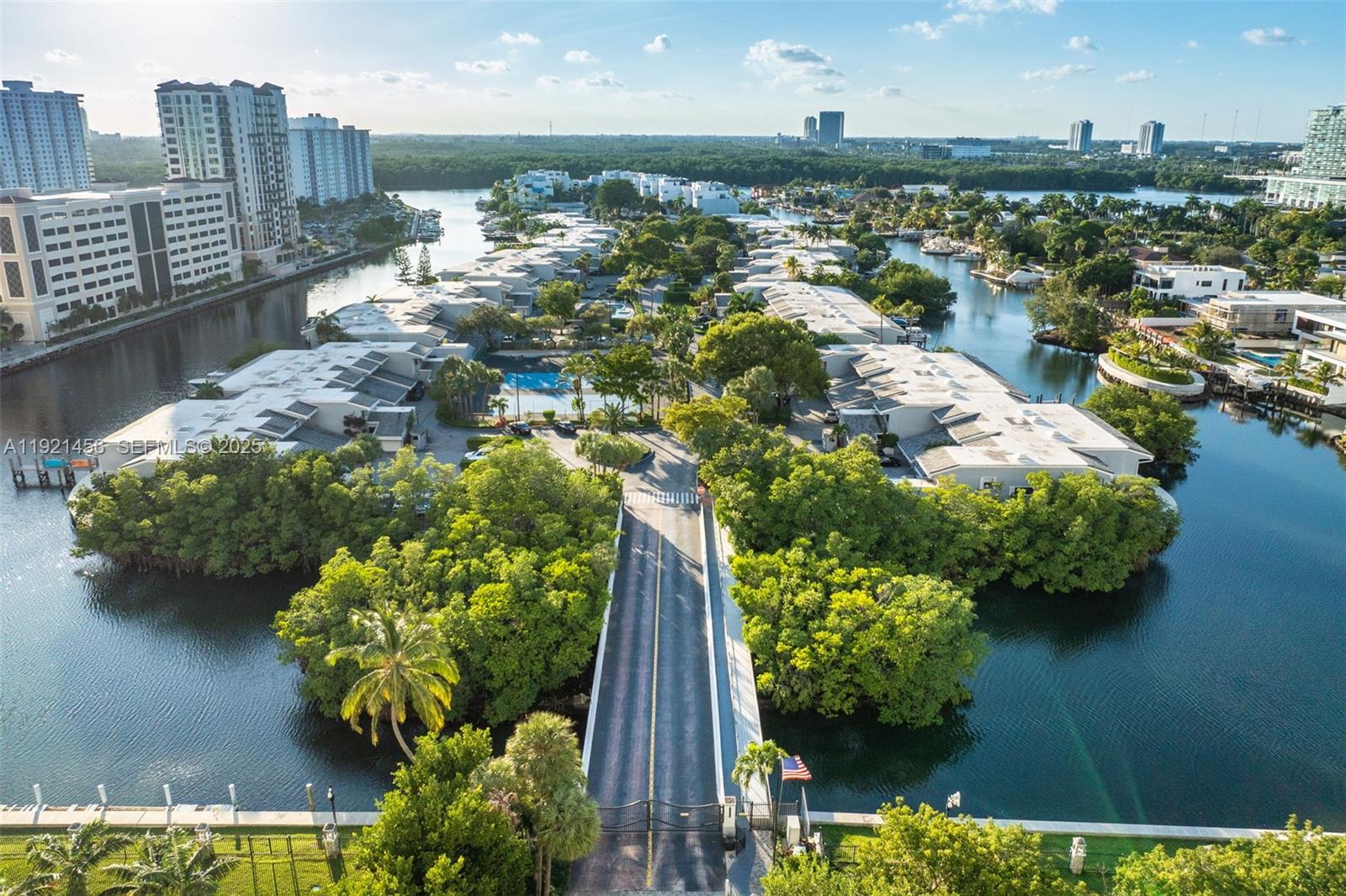 429 Poinciana Dr #1415