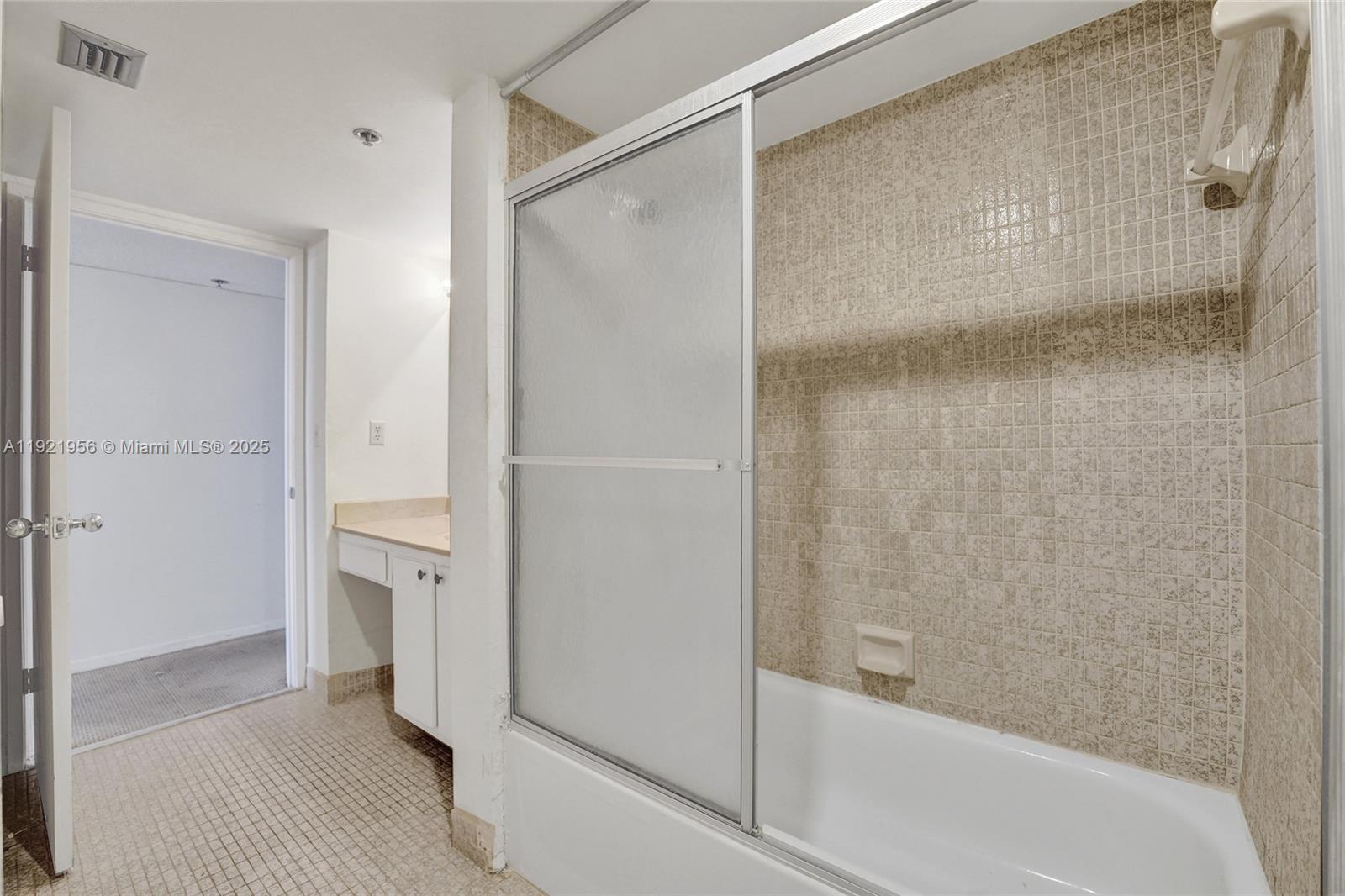 image Winston Towers10