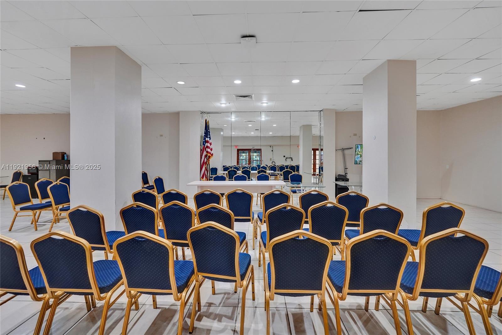 image Winston Towers41