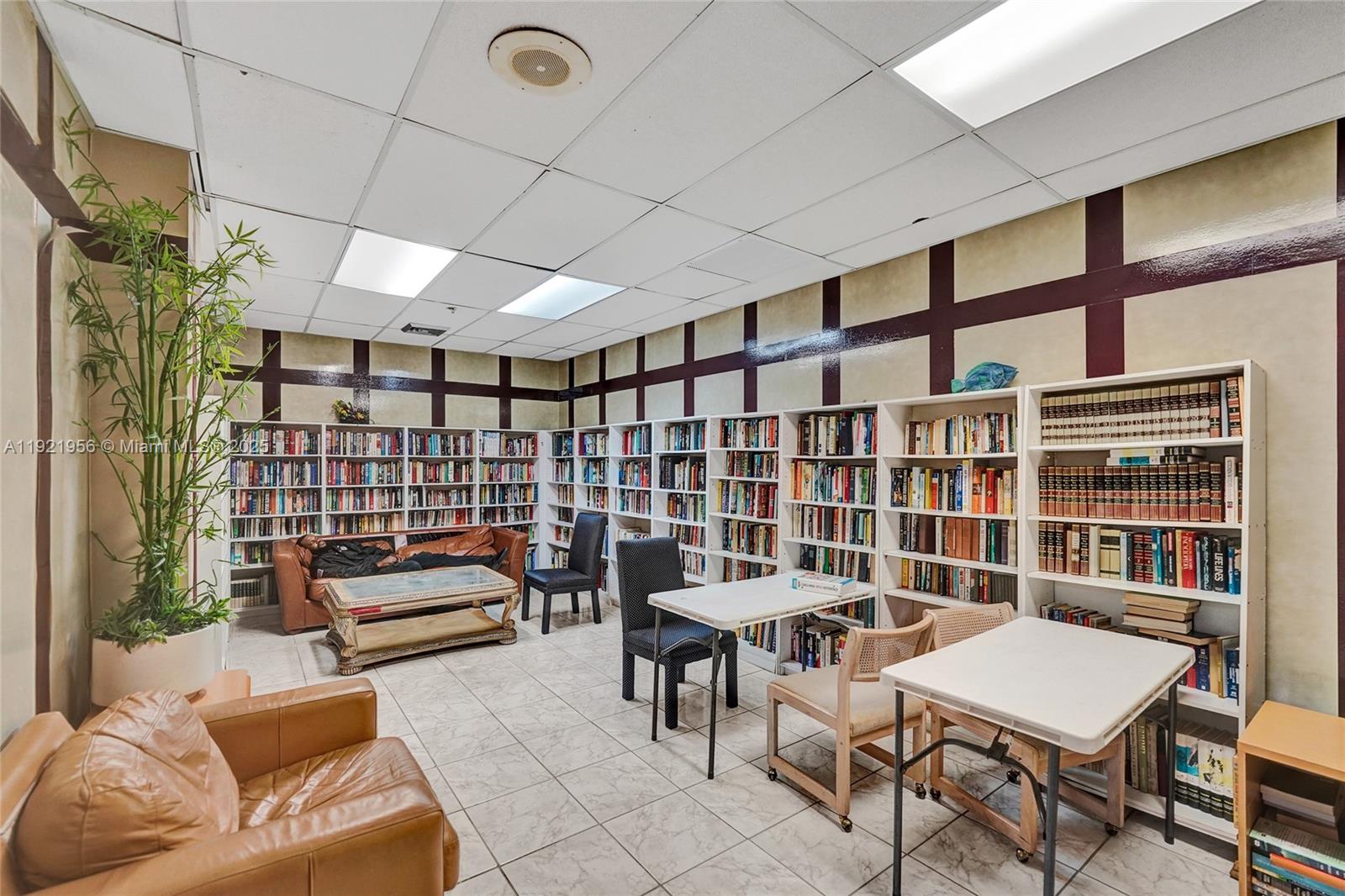 image Winston Towers44