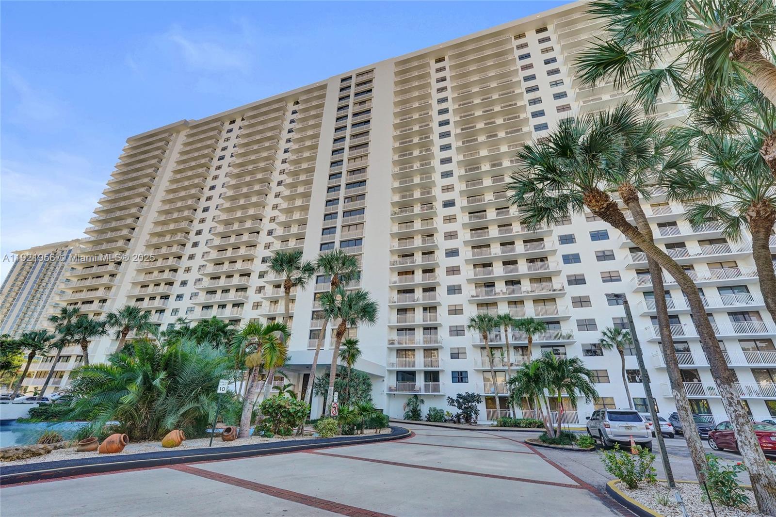 image Winston Towers51