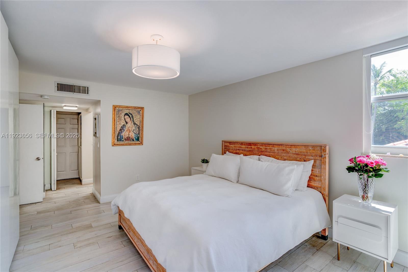 55 Ocean Ln Dr #2033 Key Biscayne, FL 33149