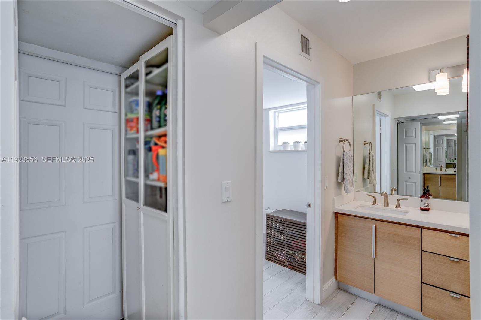 55 Ocean Ln Dr #2033 Key Biscayne, FL 33149