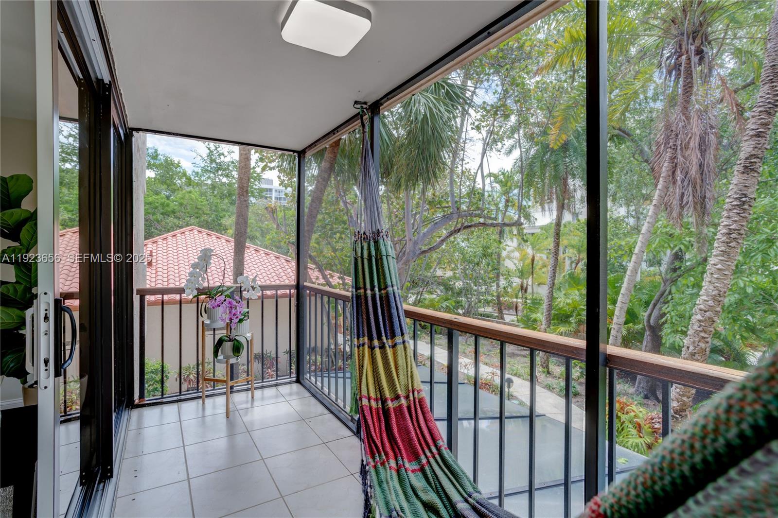 55 Ocean Ln Dr #2033 Key Biscayne, FL 33149