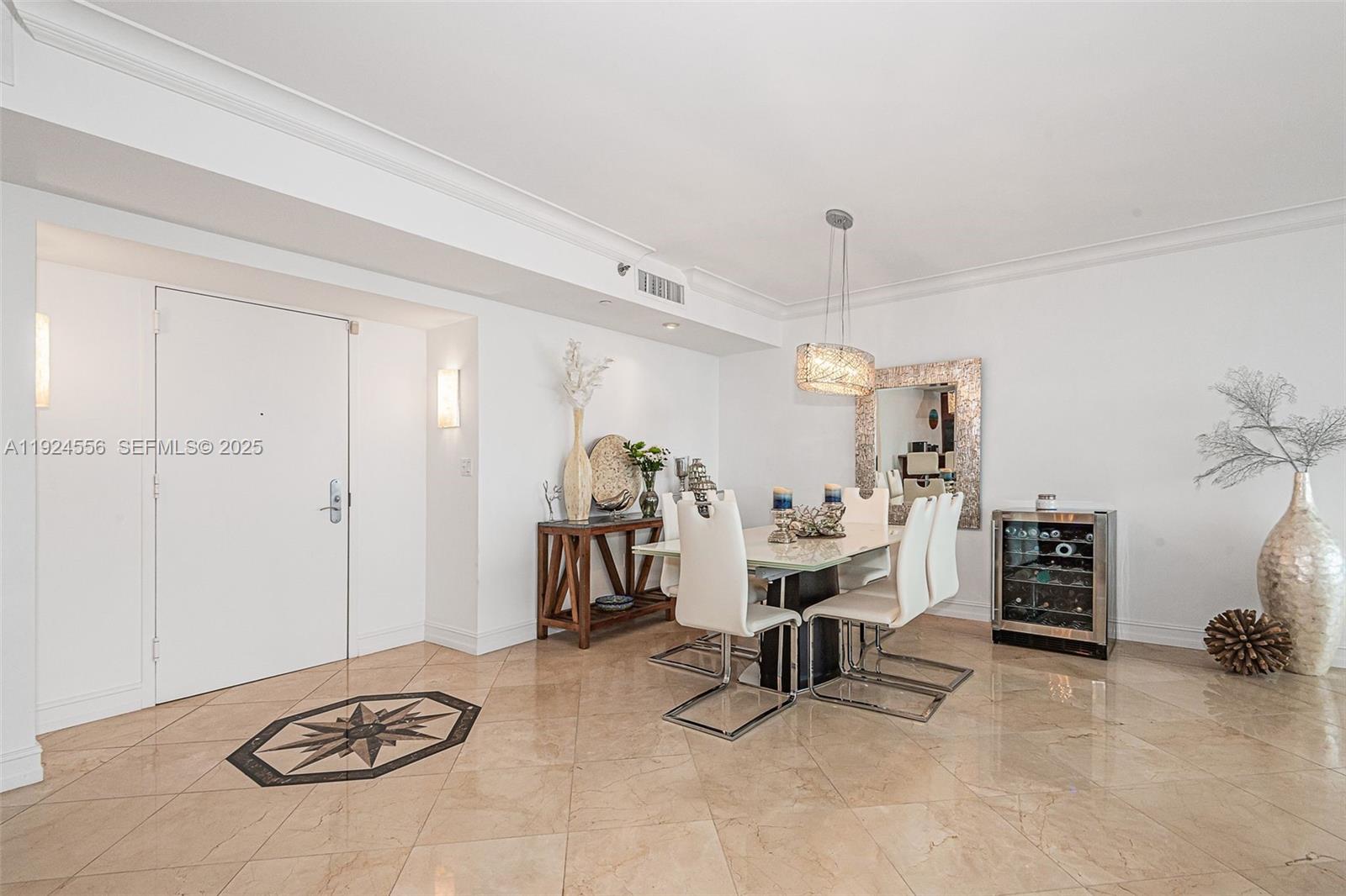 image Beach Club 112