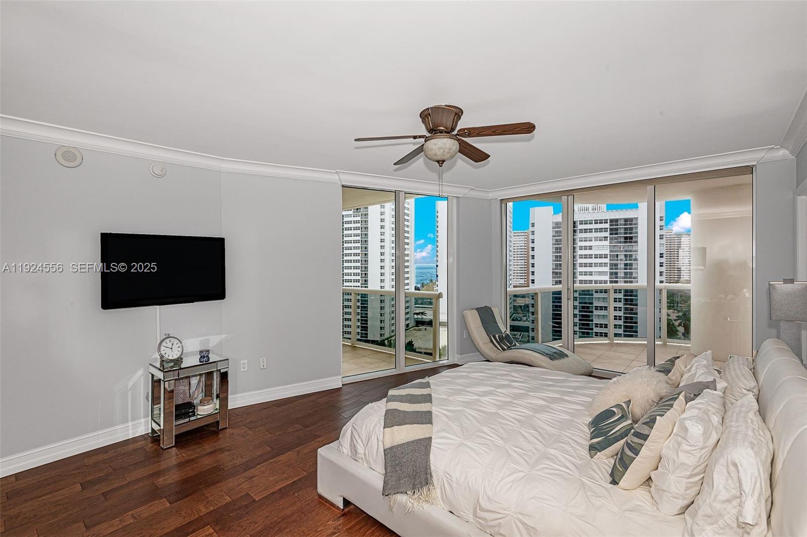 image Beach Club 125