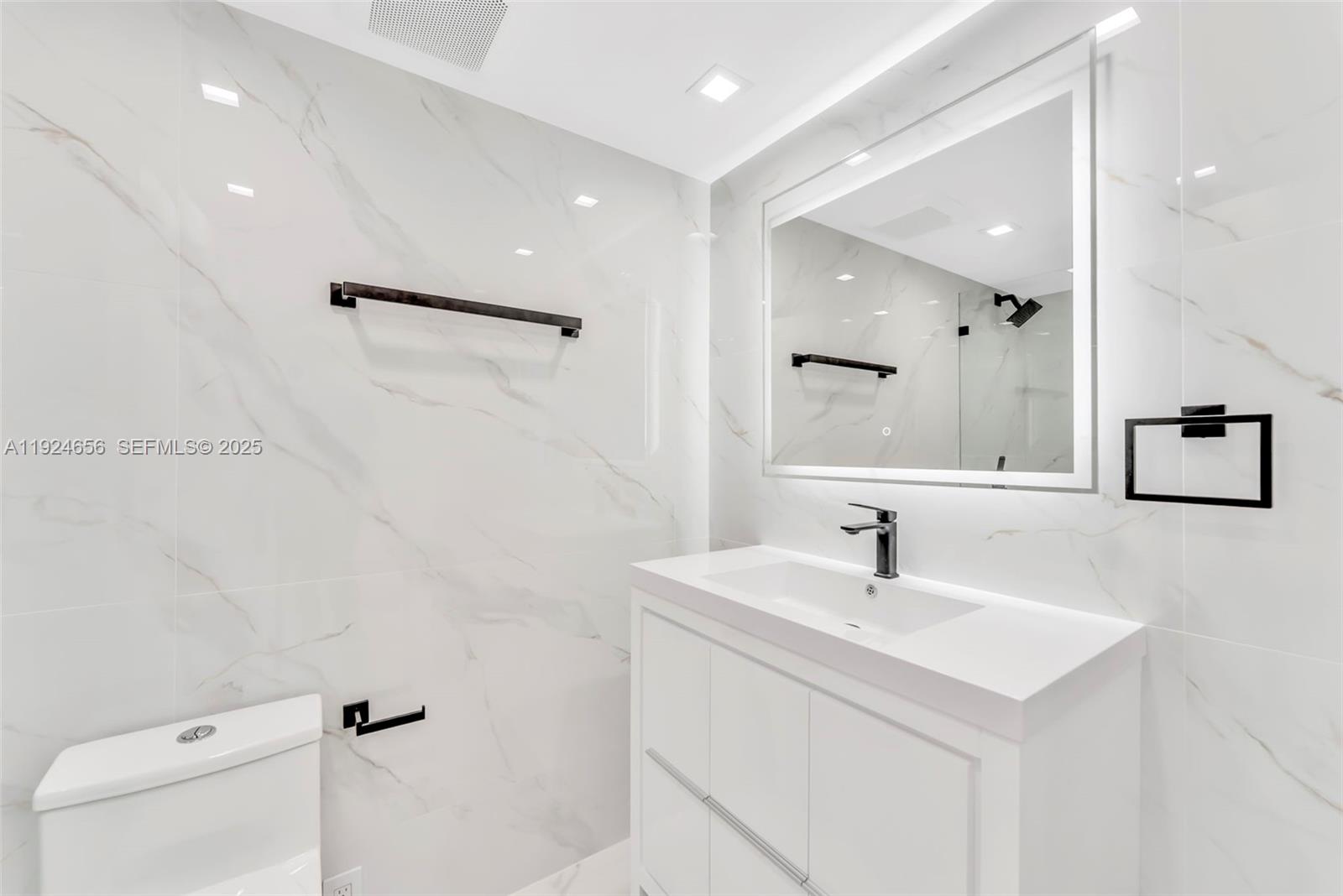 251 174th St #1414 Sunny Isles Beach, FL 33160