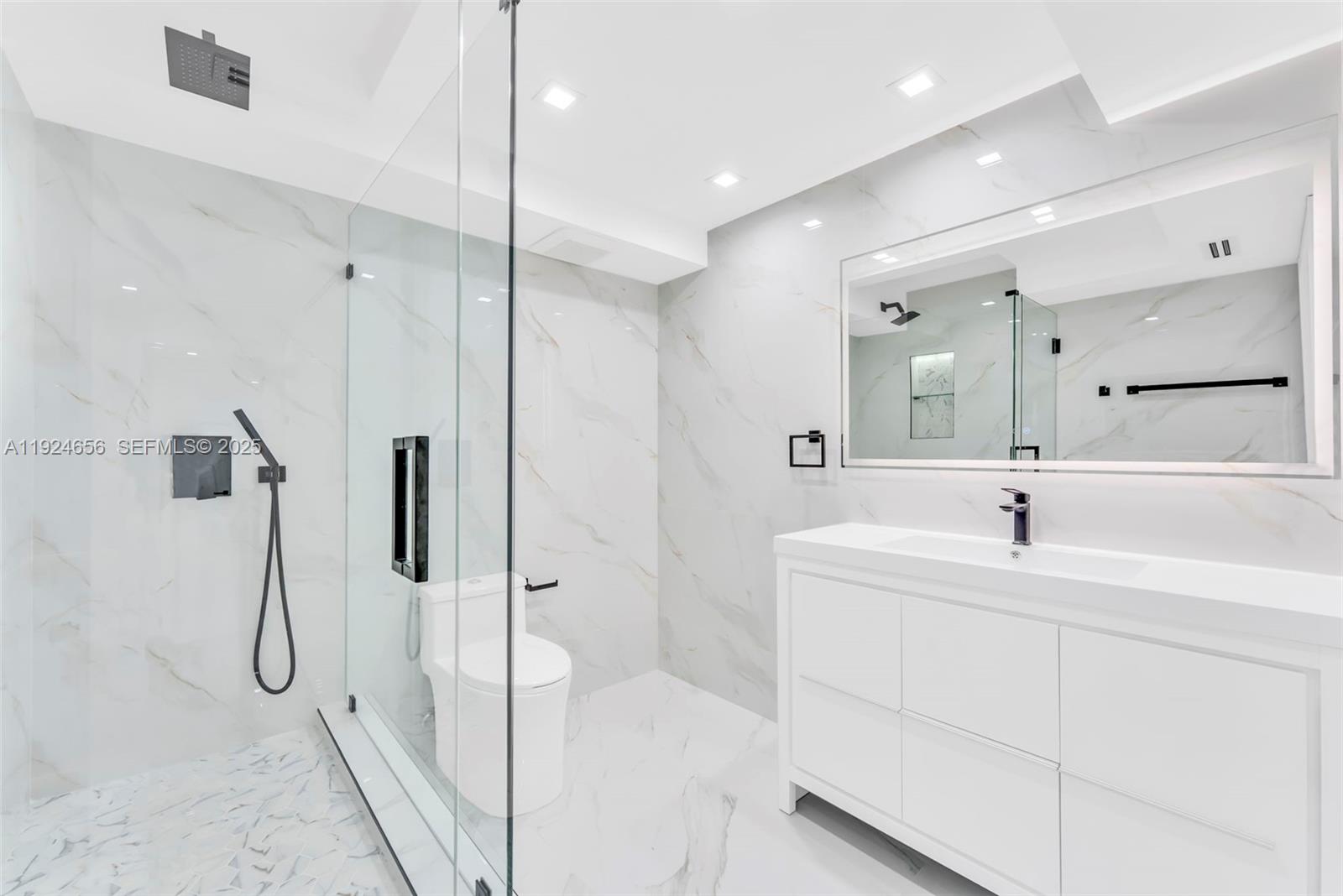 251 174th St #1414 Sunny Isles Beach, FL 33160