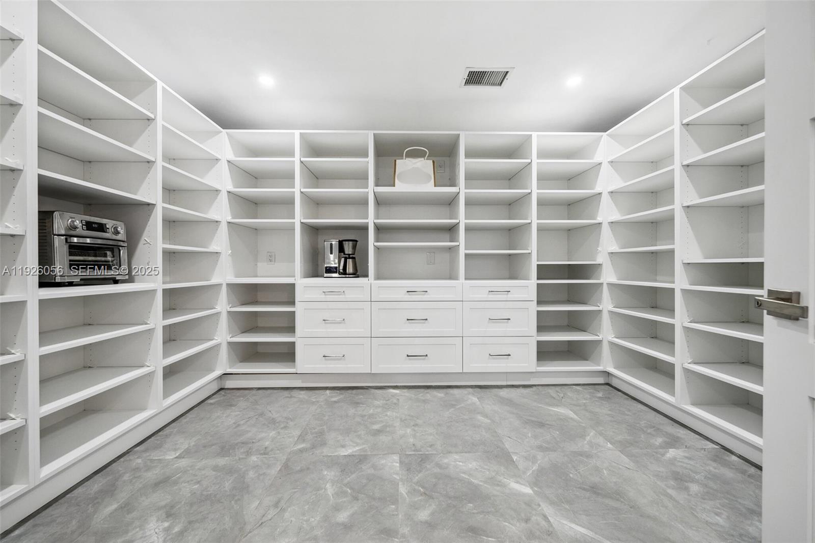 4837 Tarpon Ave Bonita Springs, FL 34134