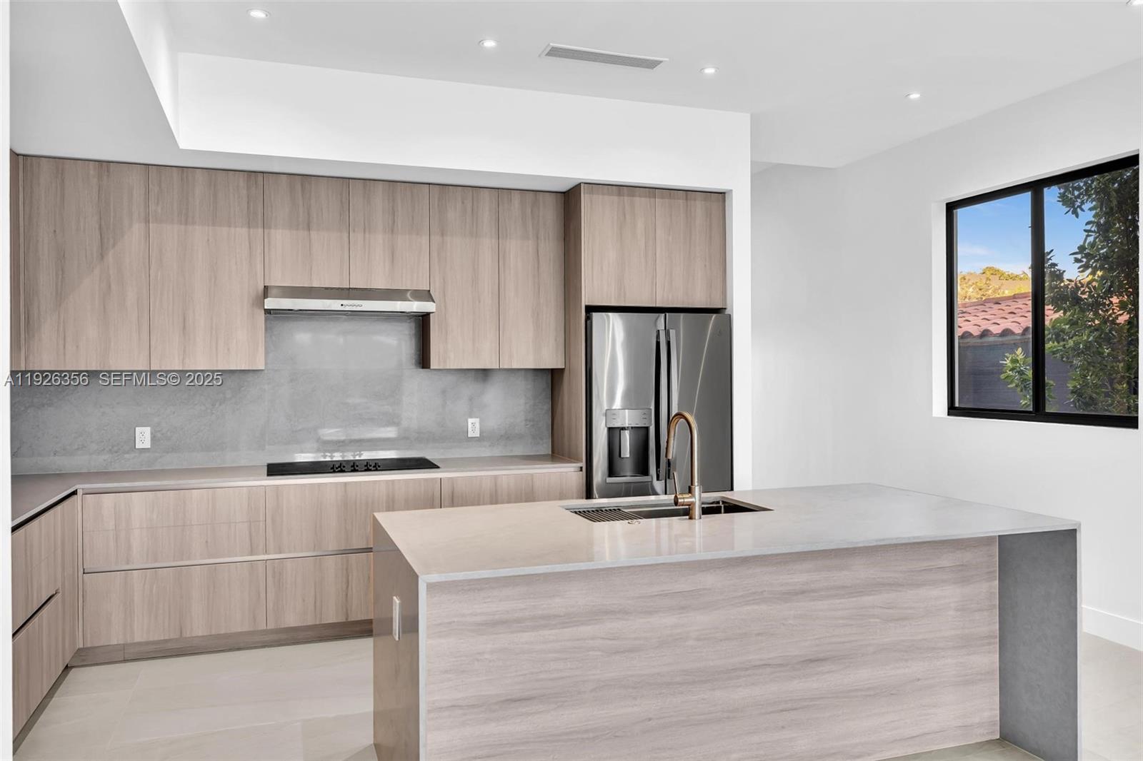 2785 SW 34th Ave Miami, FL 33133