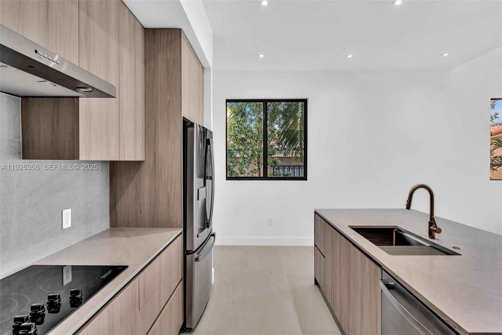 2785 SW 34th Ave Miami, FL 33133