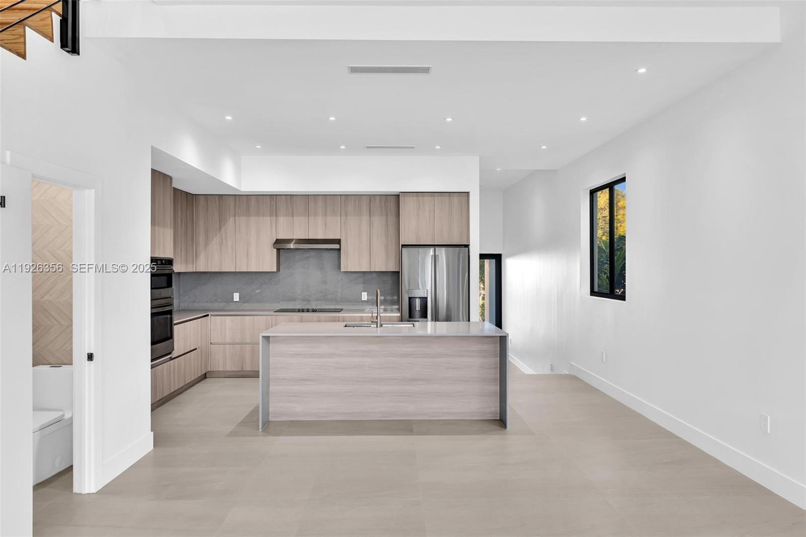 2785 SW 34th Ave Miami, FL 33133