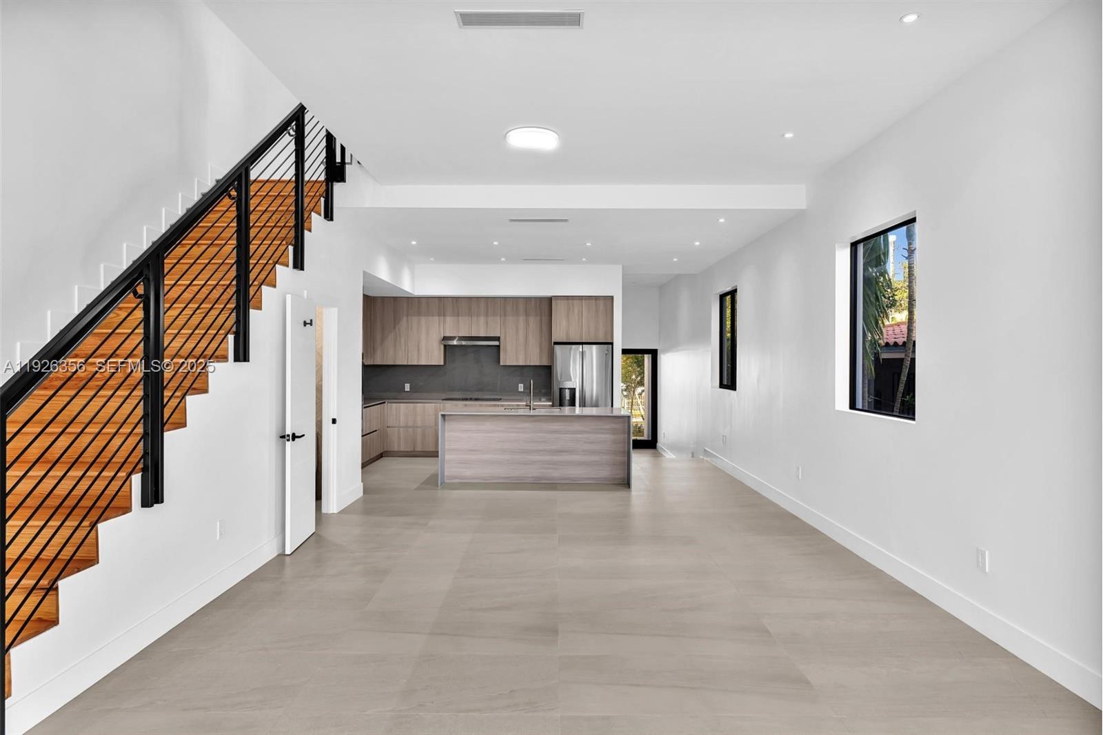 2785 SW 34th Ave Miami, FL 33133