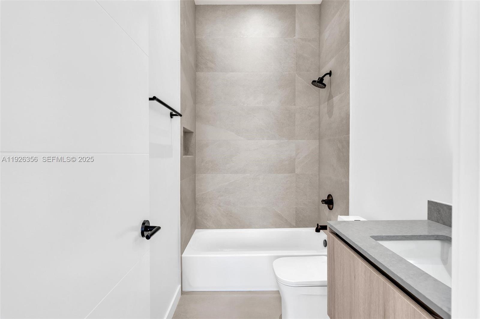 2785 SW 34th Ave Miami, FL 33133