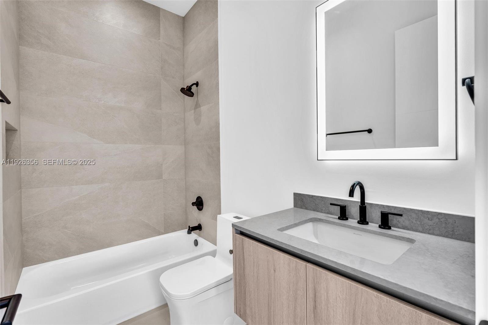 2785 SW 34th Ave Miami, FL 33133