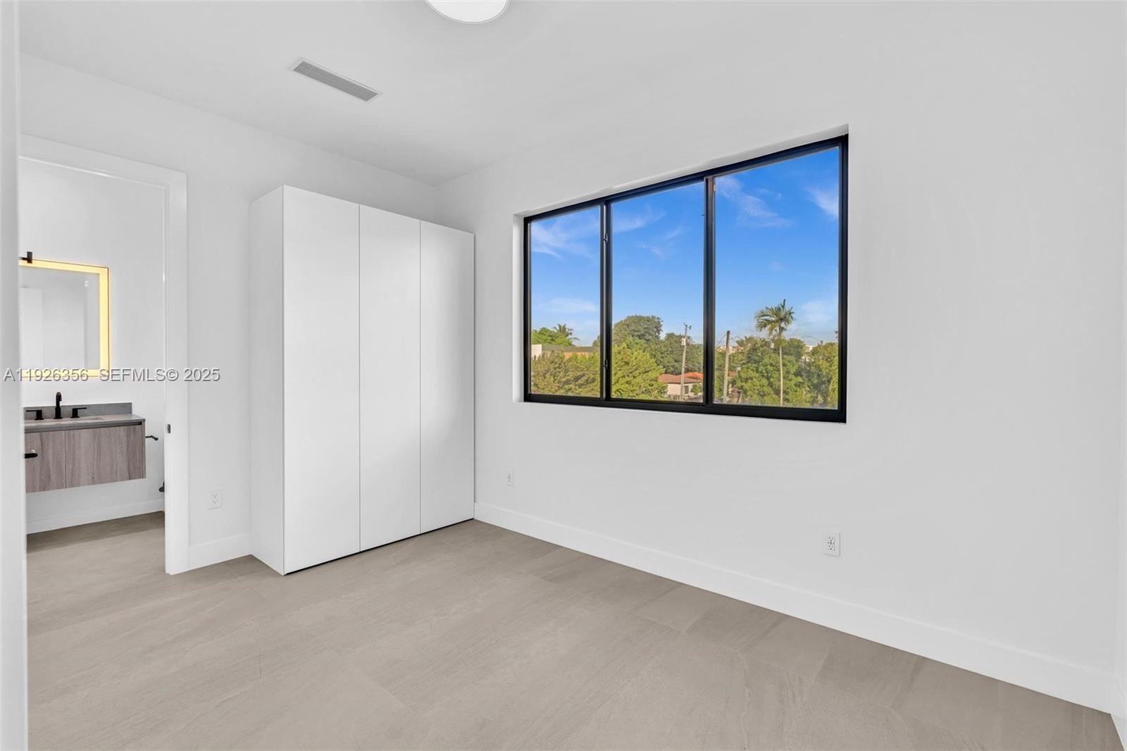 2785 SW 34th Ave Miami, FL 33133