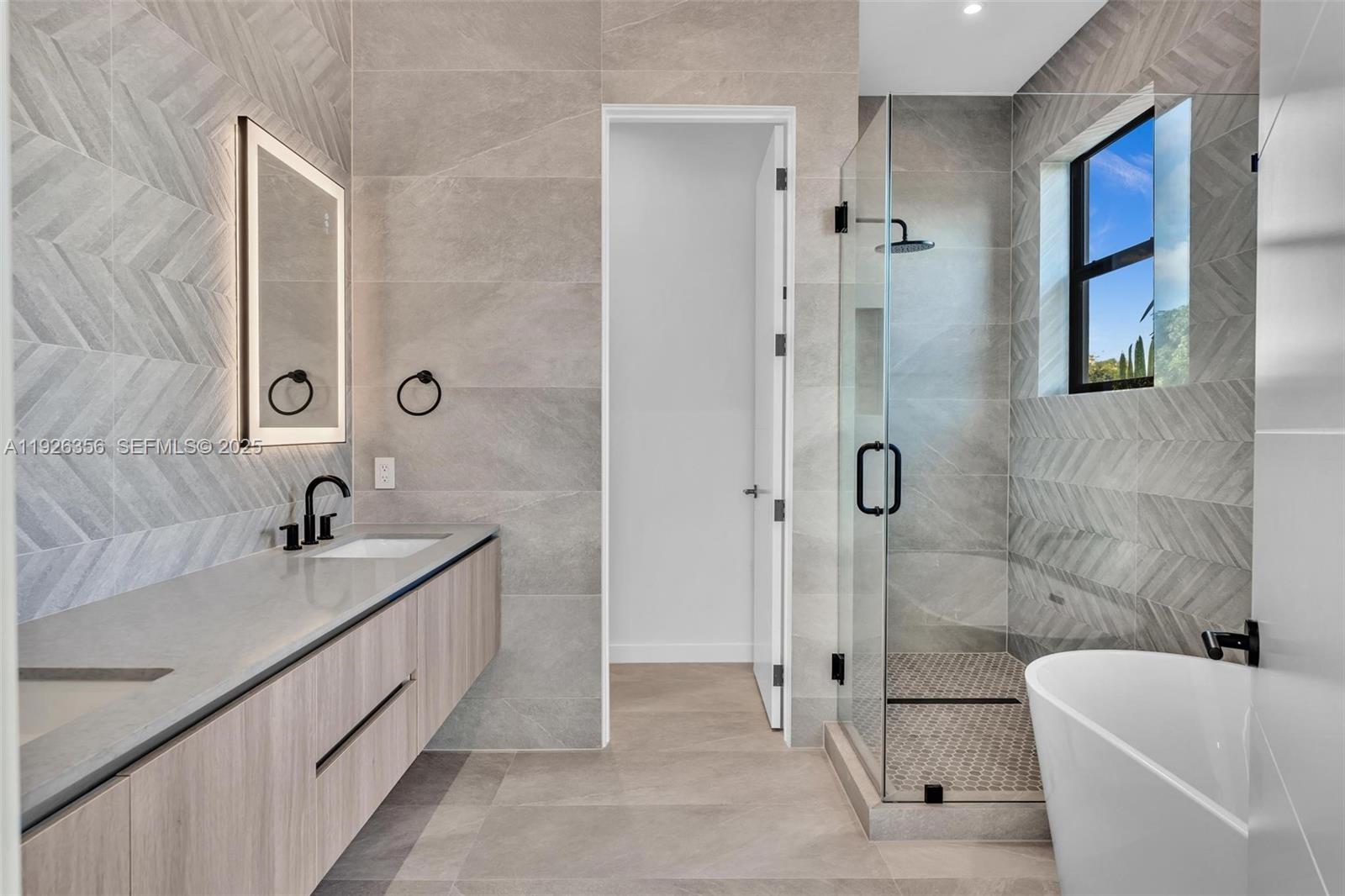 2785 SW 34th Ave Miami, FL 33133