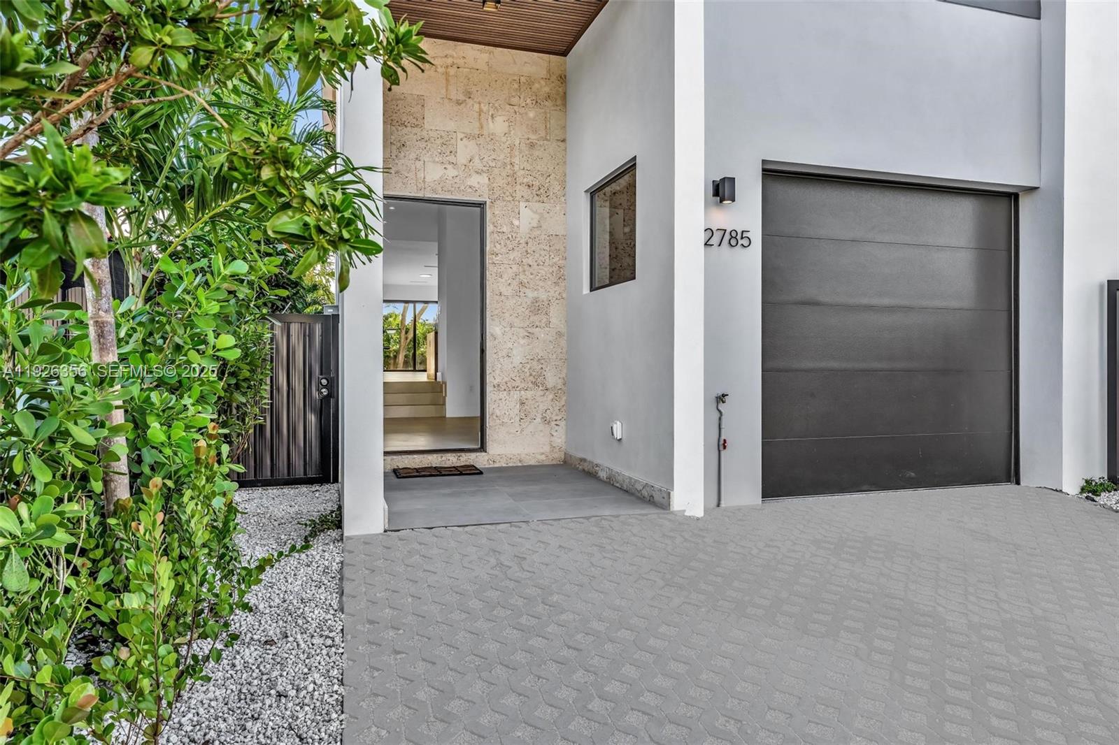 2785 SW 34th Ave Miami, FL 33133