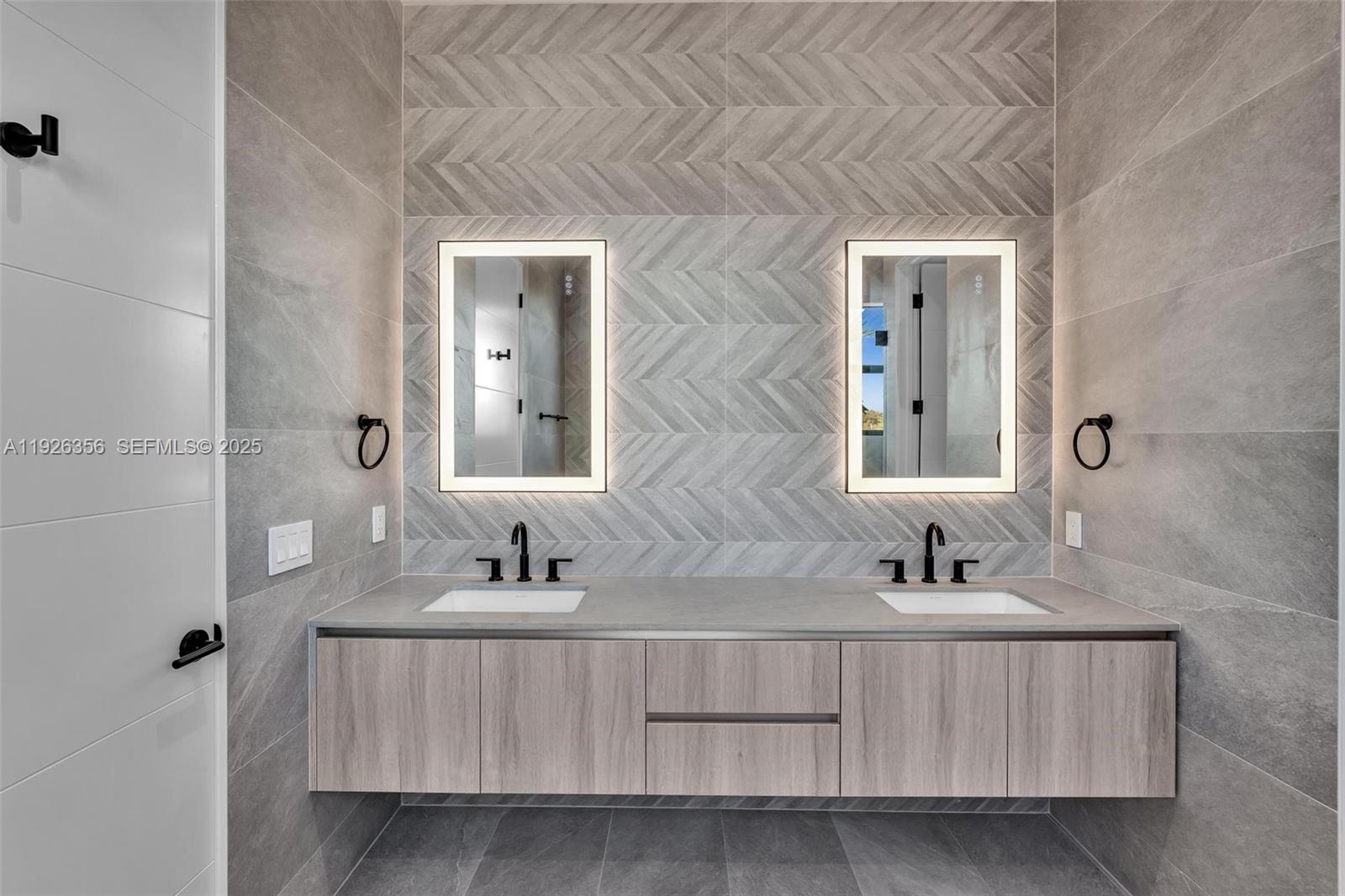 2785 SW 34th Ave Miami, FL 33133