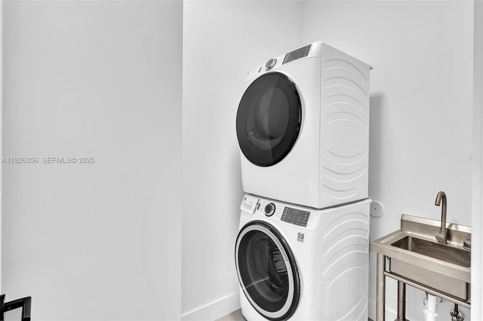 2785 SW 34th Ave Miami, FL 33133