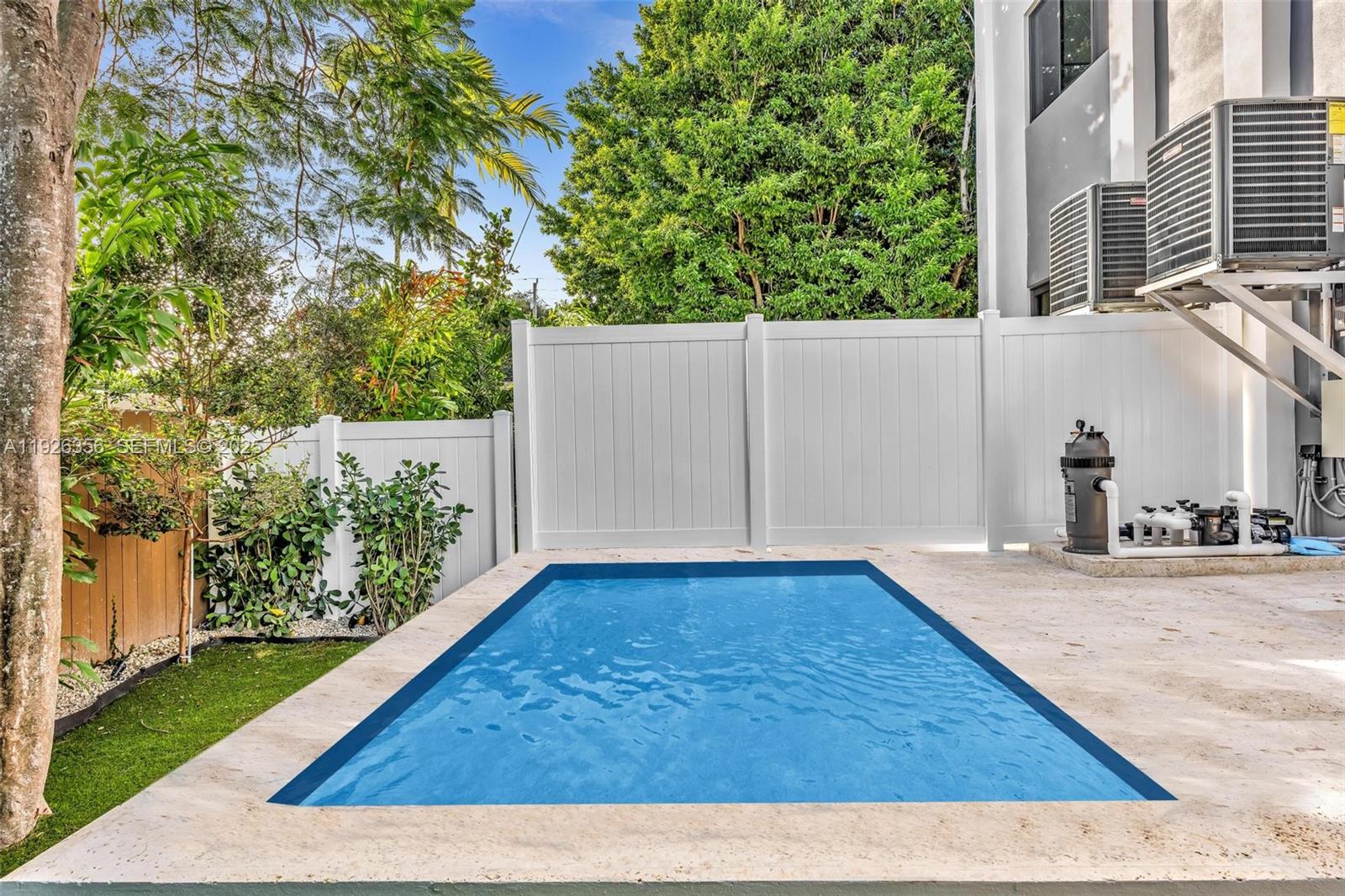 2785 SW 34th Ave Miami, FL 33133