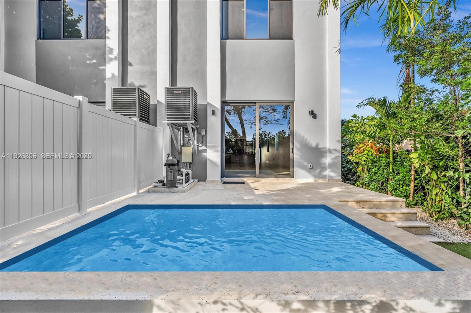 2785 SW 34th Ave Miami, FL 33133