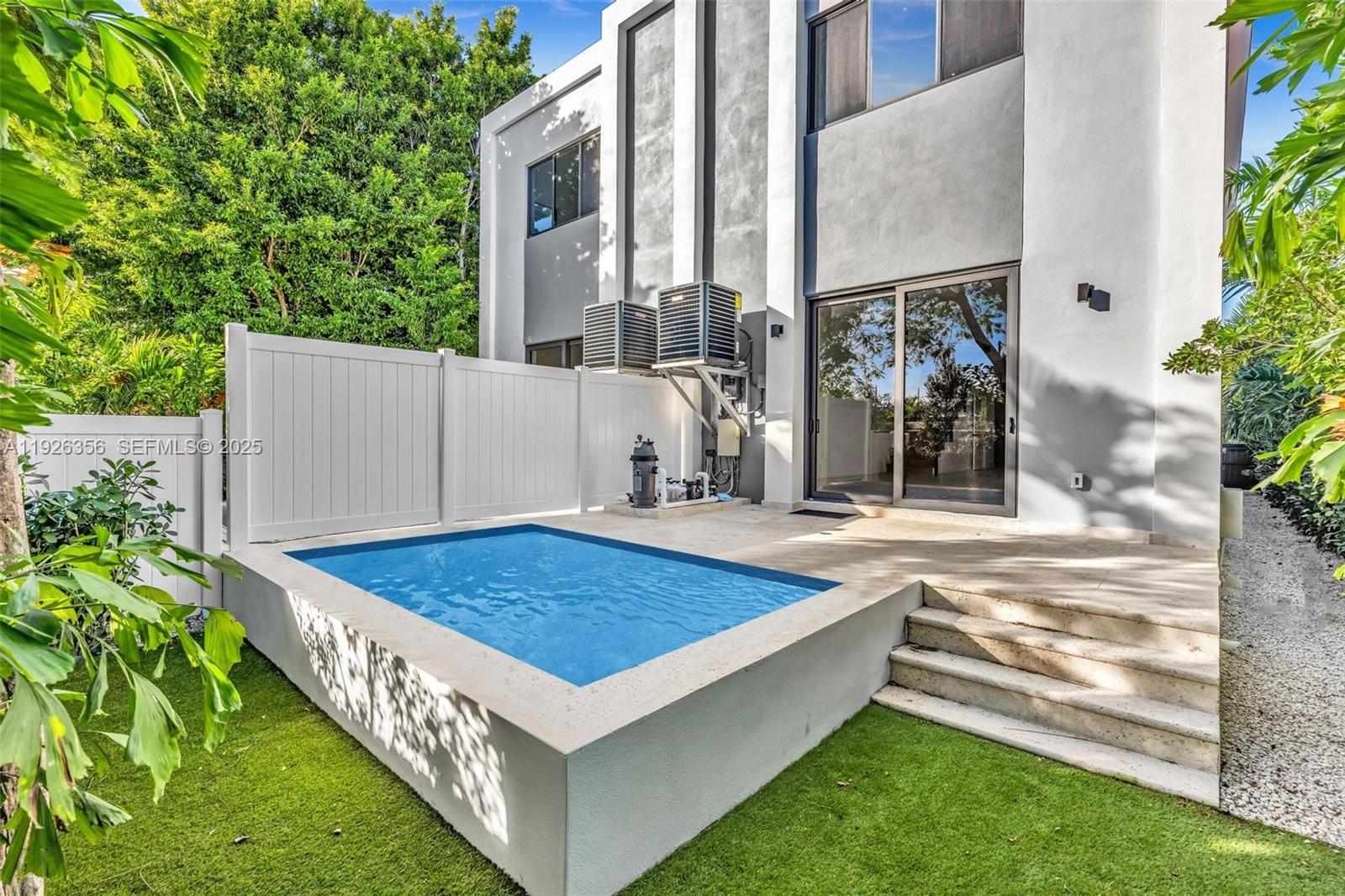 2785 SW 34th Ave Miami, FL 33133