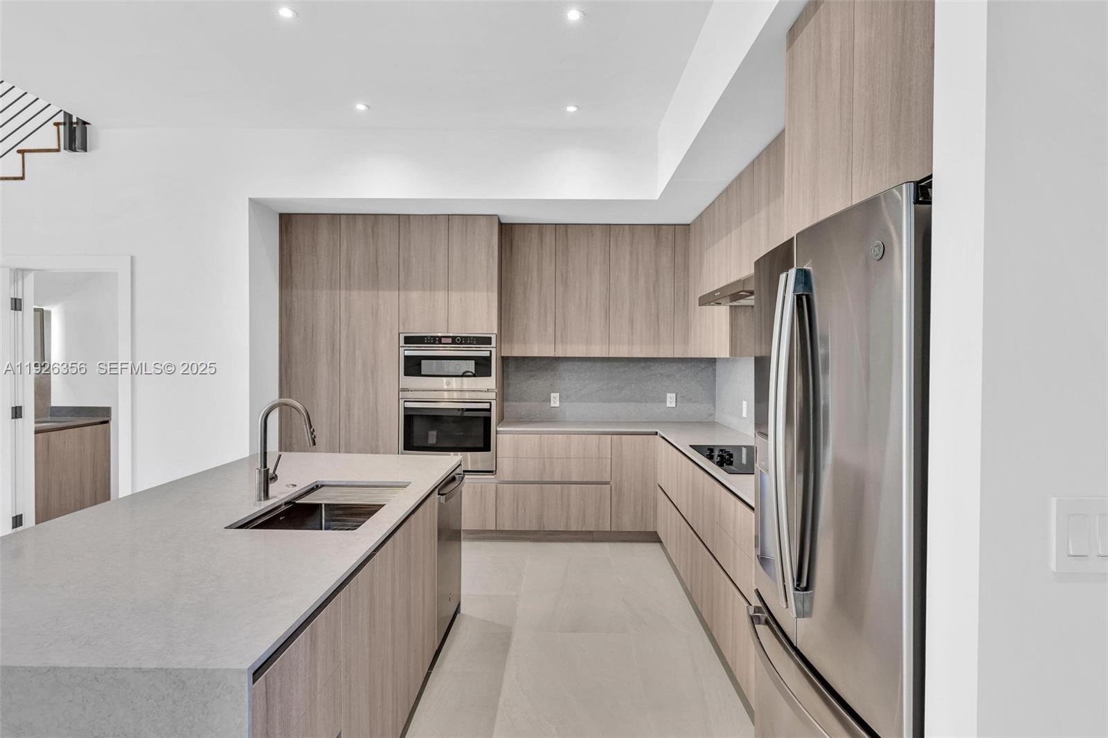 2785 SW 34th Ave Miami, FL 33133