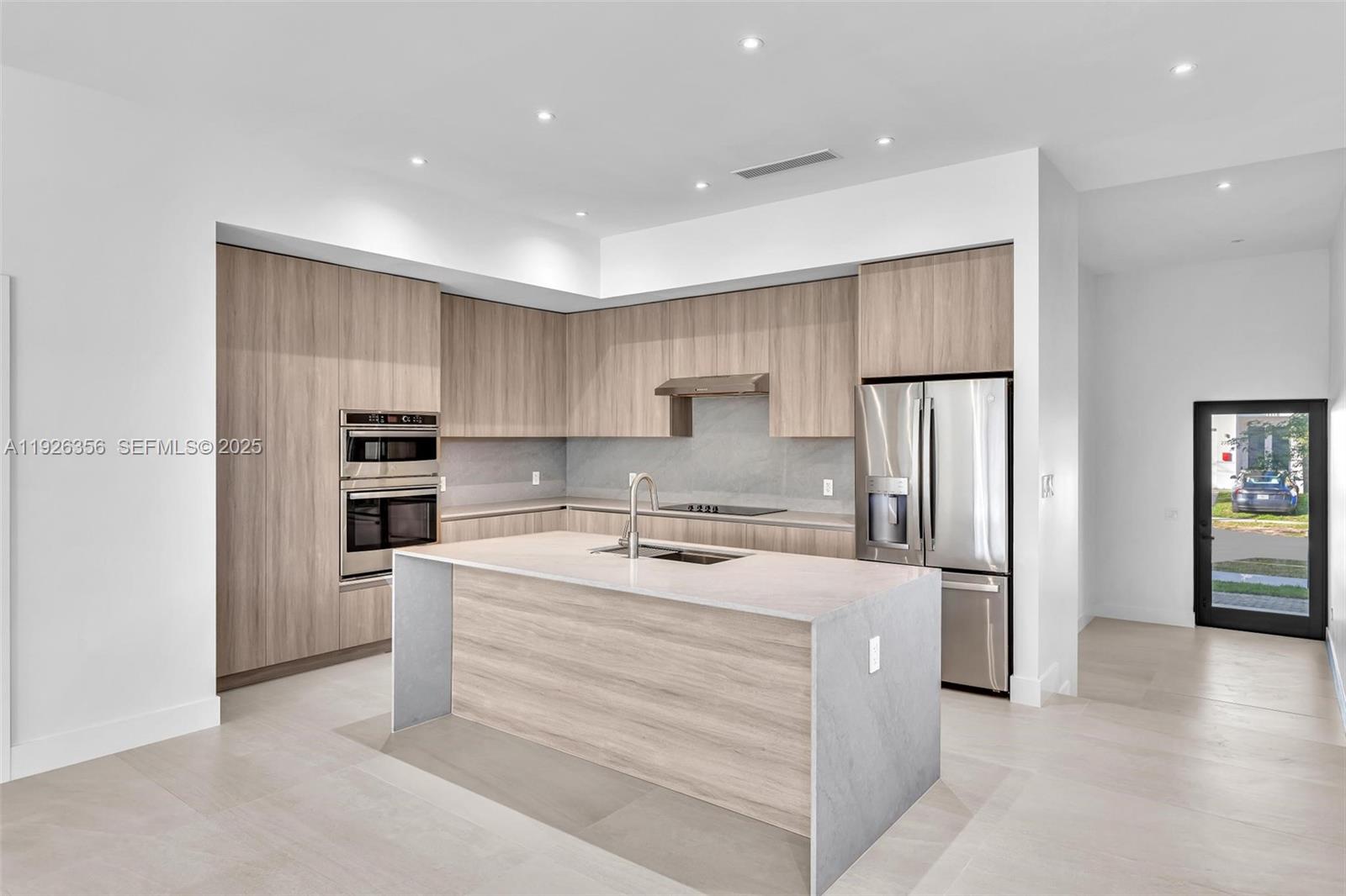 2785 SW 34th Ave Miami, FL 33133