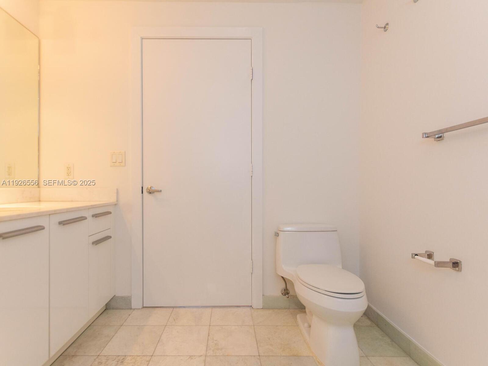 1050 Brickell Ave #606 Miami, FL 33131