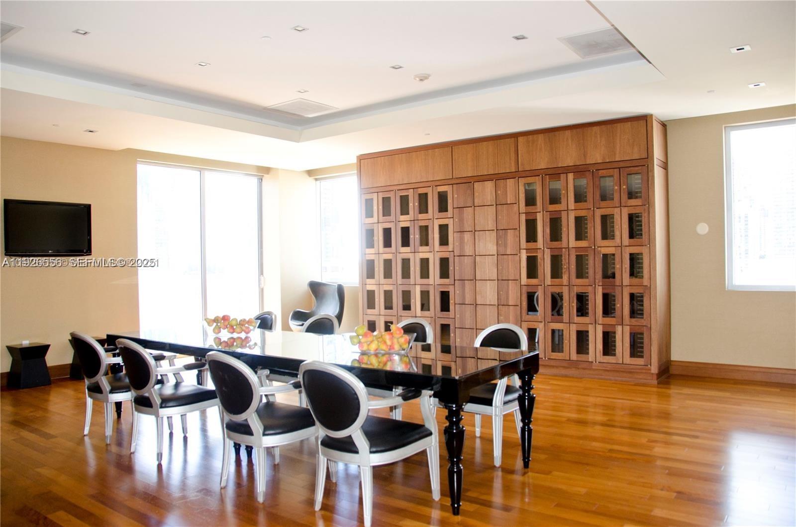 1050 Brickell Ave #606 Miami, FL 33131