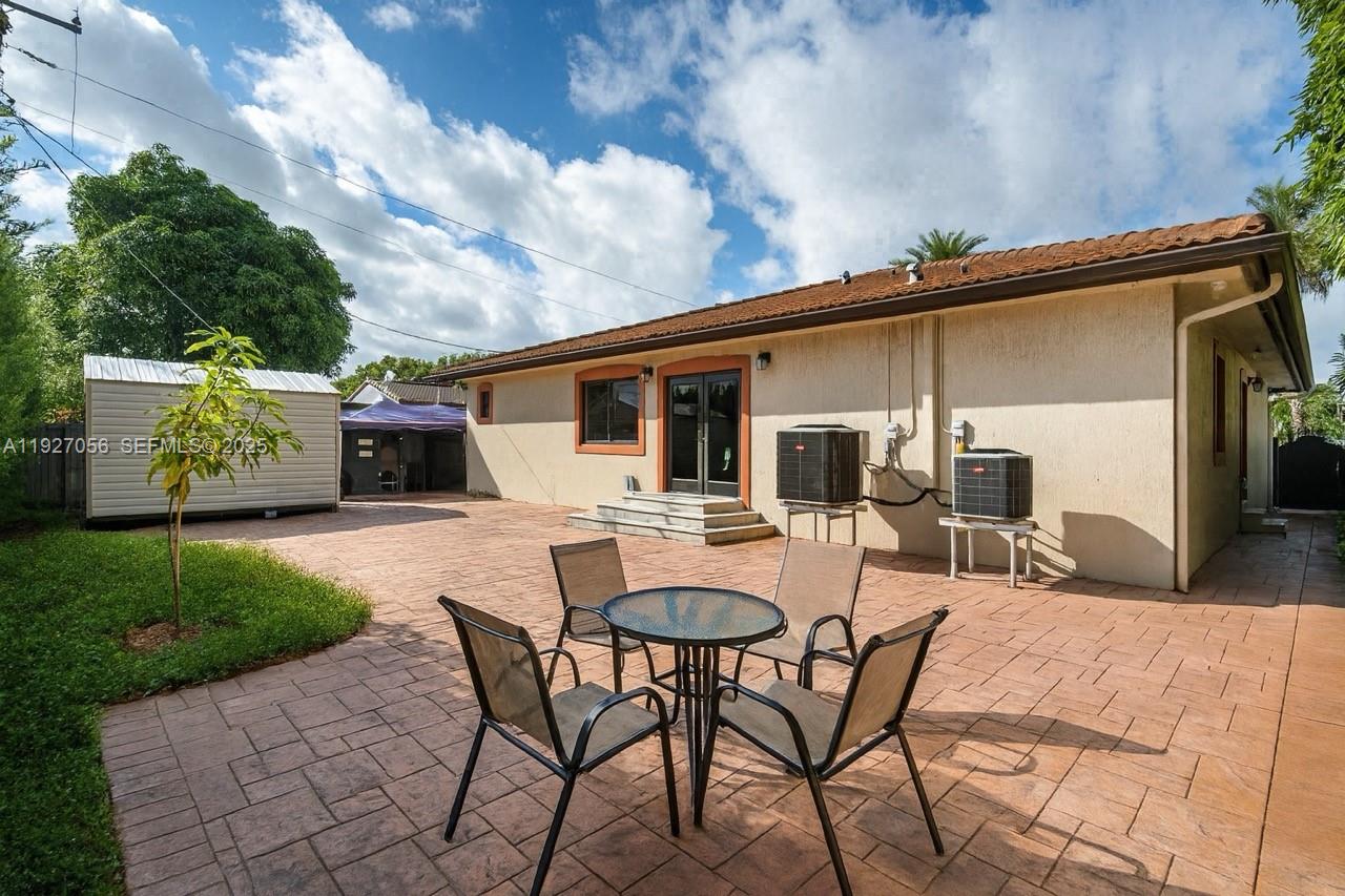 141 SW 51st Ct Miami, FL 33134