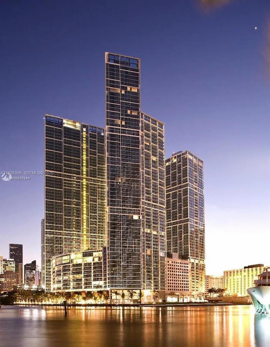 475 Brickell Ave #5707 Miami, FL 33131