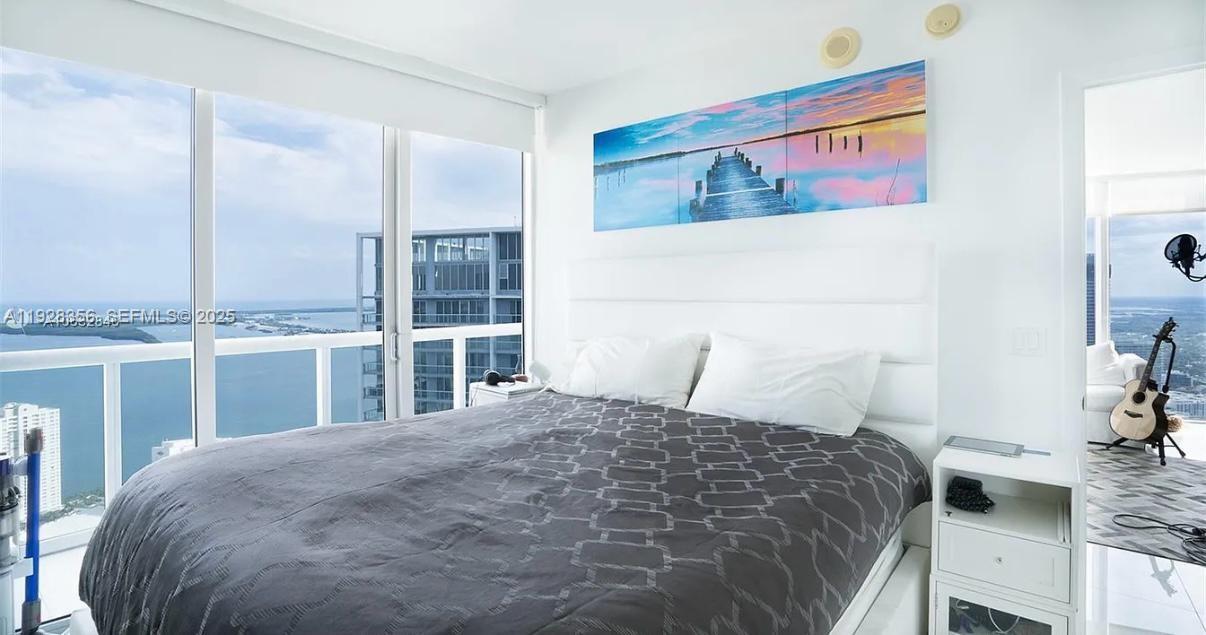 475 Brickell Ave #5707 Miami, FL 33131