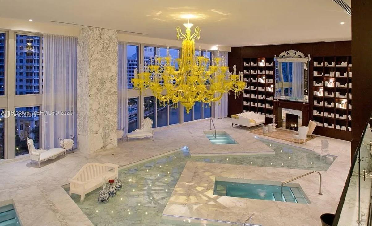 475 Brickell Ave #5707 Miami, FL 33131