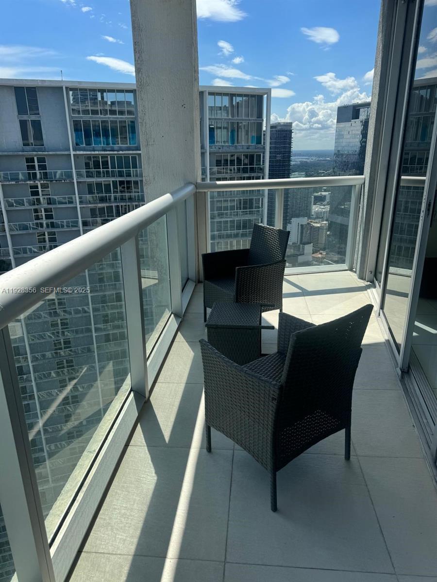 475 Brickell Ave #5707 Miami, FL 33131
