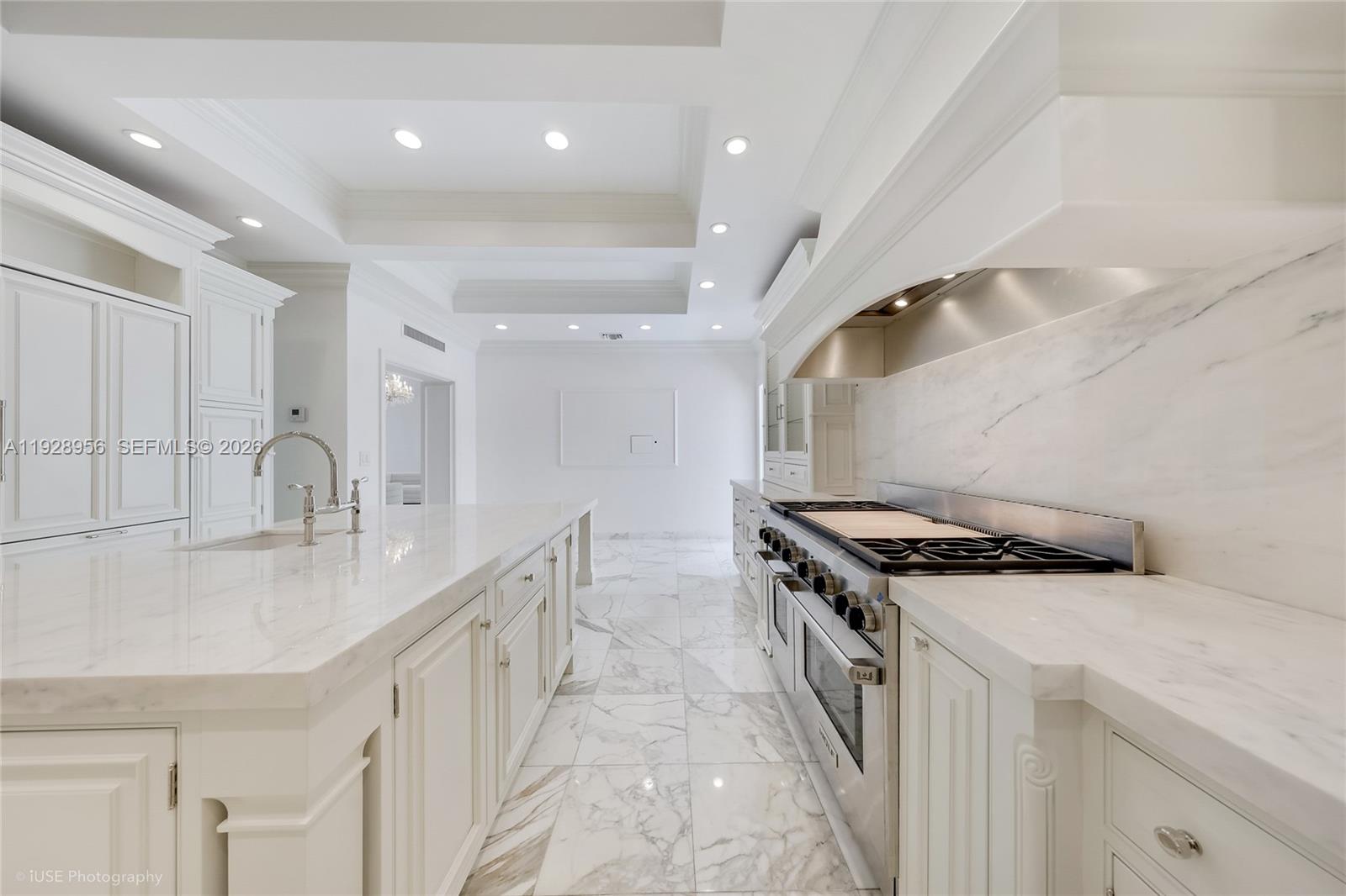 55 La Gorce Cir Miami Beach, FL 33141