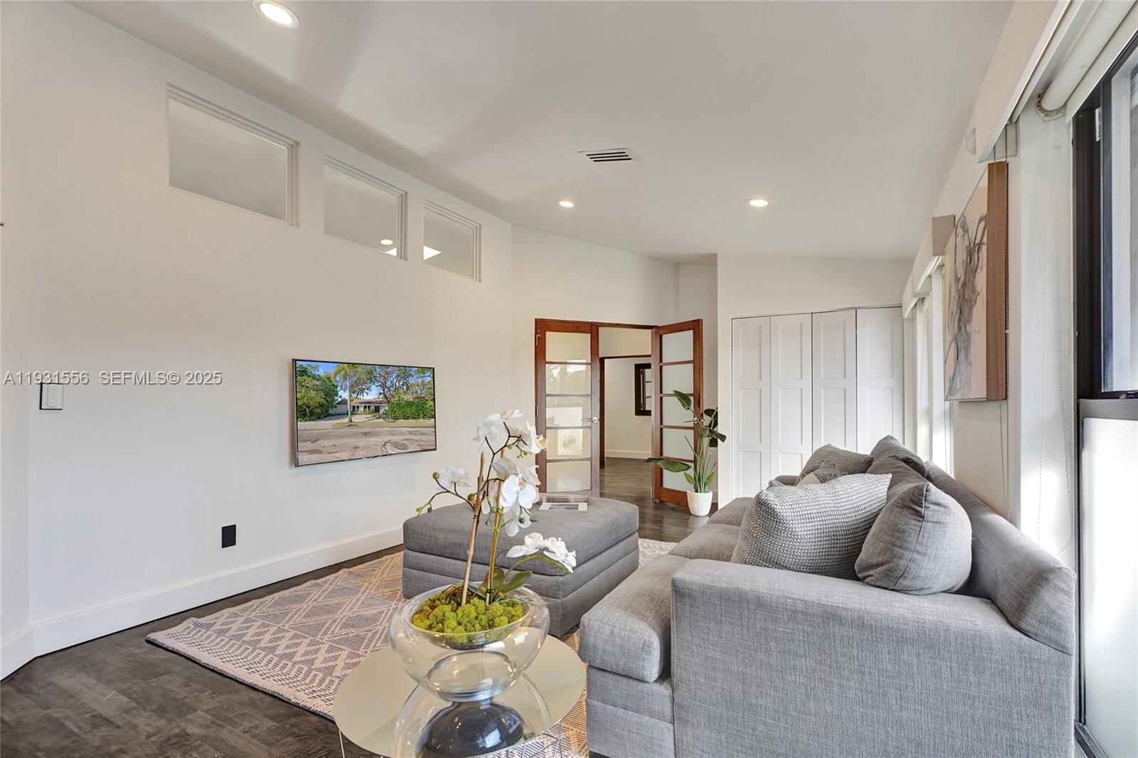 21440 Highland Lks Blvd Miami, FL 33179