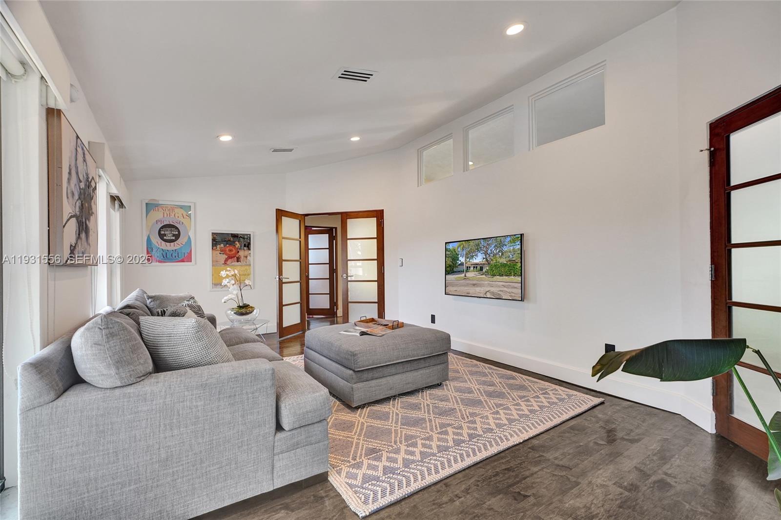 21440 Highland Lks Blvd Miami, FL 33179