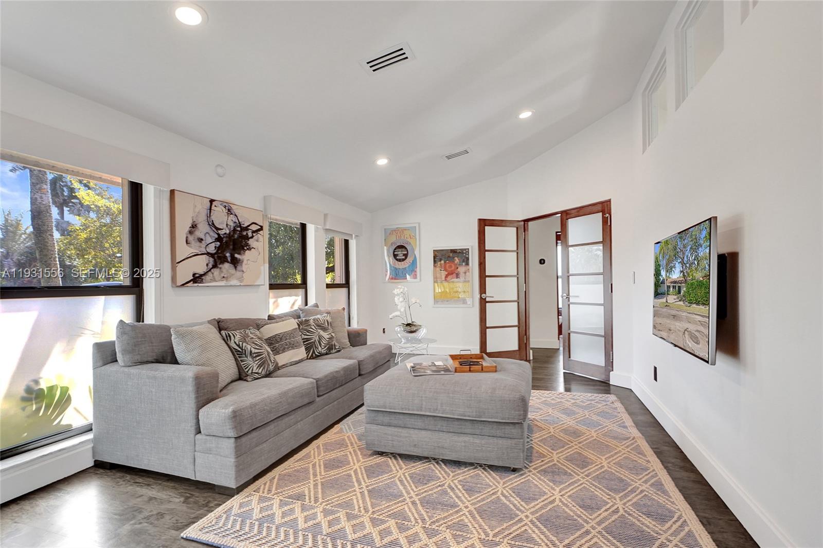 21440 Highland Lks Blvd Miami, FL 33179