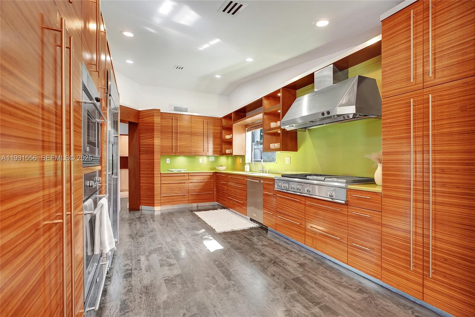 21440 Highland Lks Blvd Miami, FL 33179