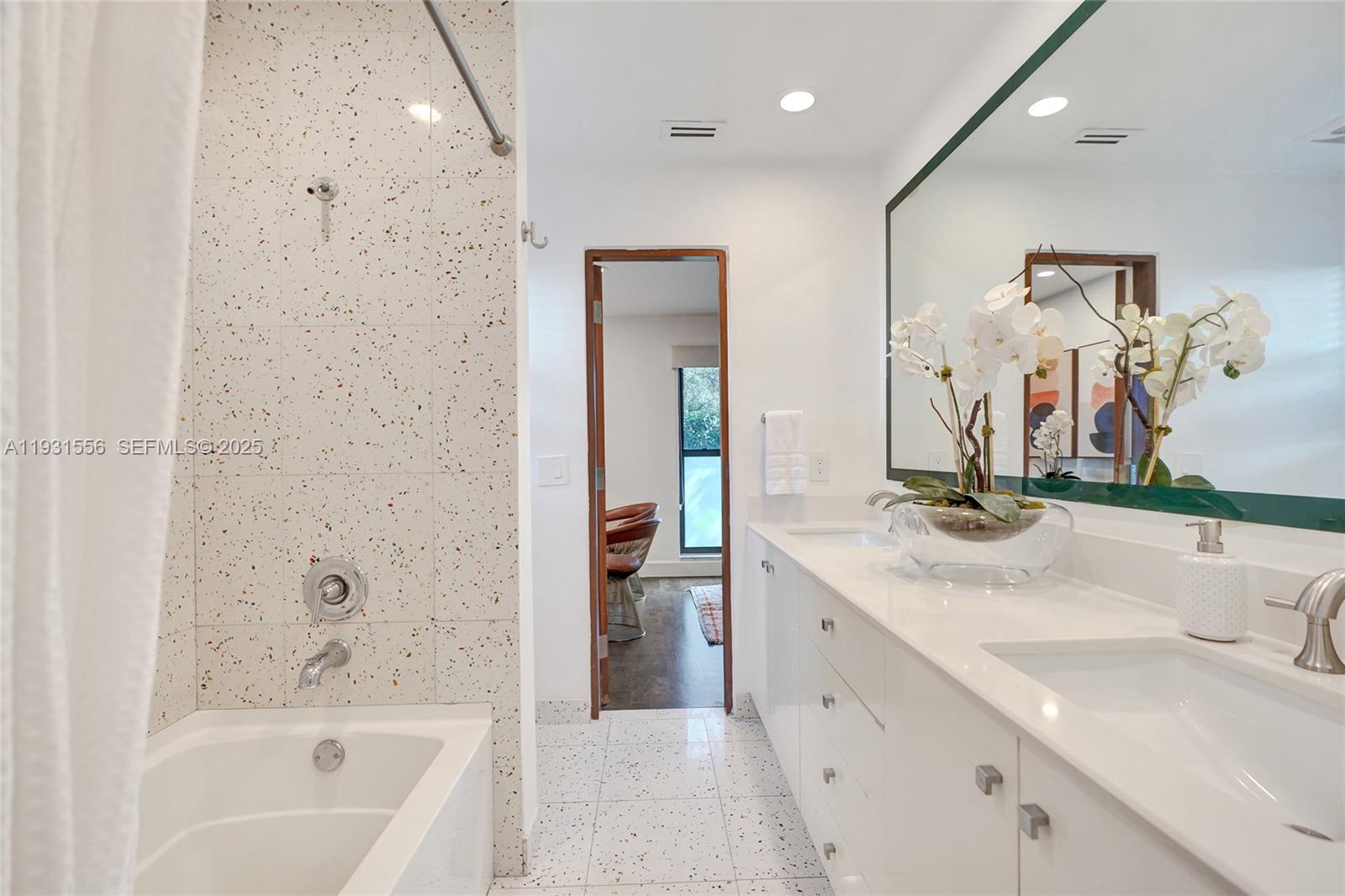 21440 Highland Lks Blvd Miami, FL 33179